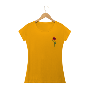 Nome do produtoCamisa clássica feminina com flor rosa