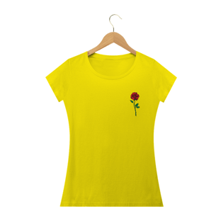 Nome do produtoCamisa clássica feminina com flor rosa