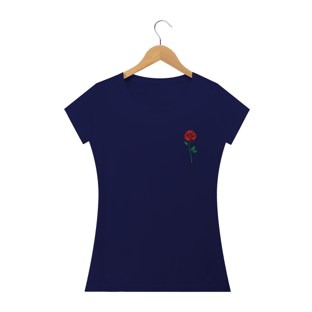 Nome do produtoCamisa clássica feminina com flor rosa