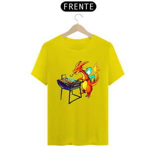 Nome do produtoT-SHIRT CLASSIC - CHARIZARD FAZENDO CHURRASCO