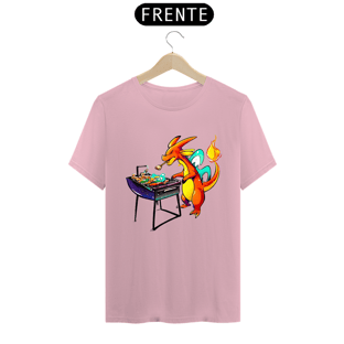 Nome do produtoT-SHIRT CLASSIC - CHARIZARD FAZENDO CHURRASCO