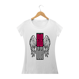 Camiseta feminina básica - Ele esta entre nós