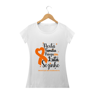 Nome do produto Nesta família ninguém luta sozinho -- Premium Baby Look Branca