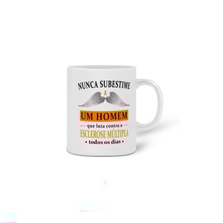 Nome do produto Nunca subestime um homem -- Caneca Simples