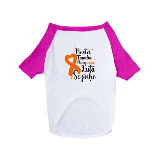 Nome do produto Nesta família ninguém luta sozinho -- Camiseta Pet