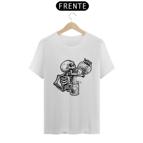 Camiseta - Caveira Tomando Cerveja