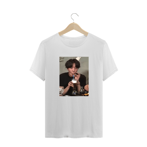 Camiseta Plus Size - J-Hope de Canudinho - BTS