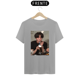 Nome do produto Camiseta Masculina - J-Hope de Canudinho - BTS