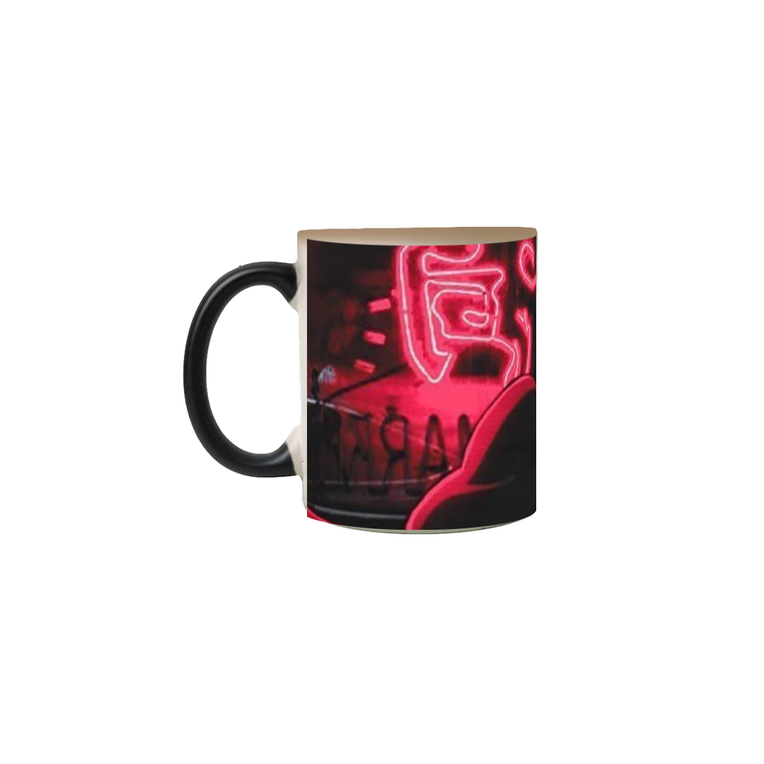 Caneca Mágica Attack On Titan