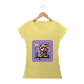 Nome do produto CAMISETA BABY LONG ESTONADA, CAT GEEK ON THE COMPUTER