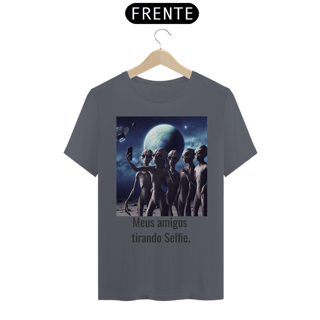 Nome do produto Camiseta - ET  Amigos tirando Sefie