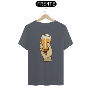 Nome do produto Segurando Copo de Cerveja