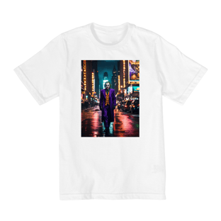 Nome do produtoCamiseta O curinga andando pelas ruas de Nova York , foto deslumbrante , estética sombria e temperamental , à noite , luzes da cidade ao fundo. surreal , 8k