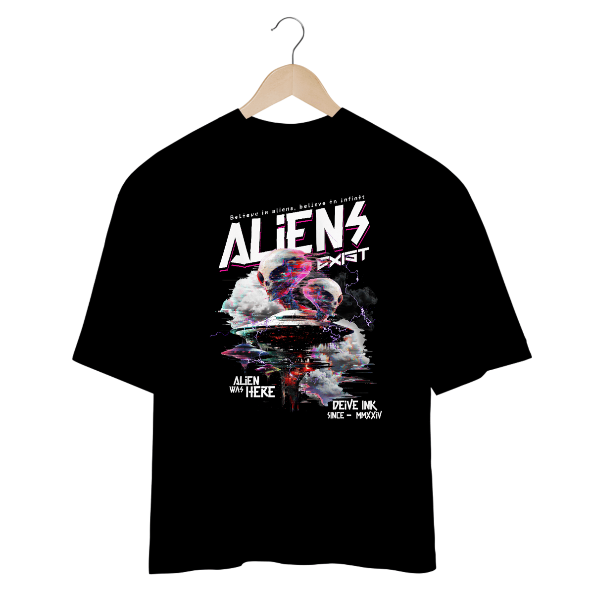 Nome do produto: Camiseta Oversized Aliens Exist