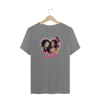 Nome do produto Camiseta Plus Size 'LORDE & CHARLI XCX - ADORO SER SUA AMIGA'