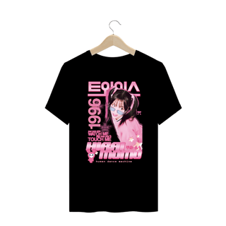 Nome do produto Camiseta Plus Size 'HIRAI MOMO (Twice)'