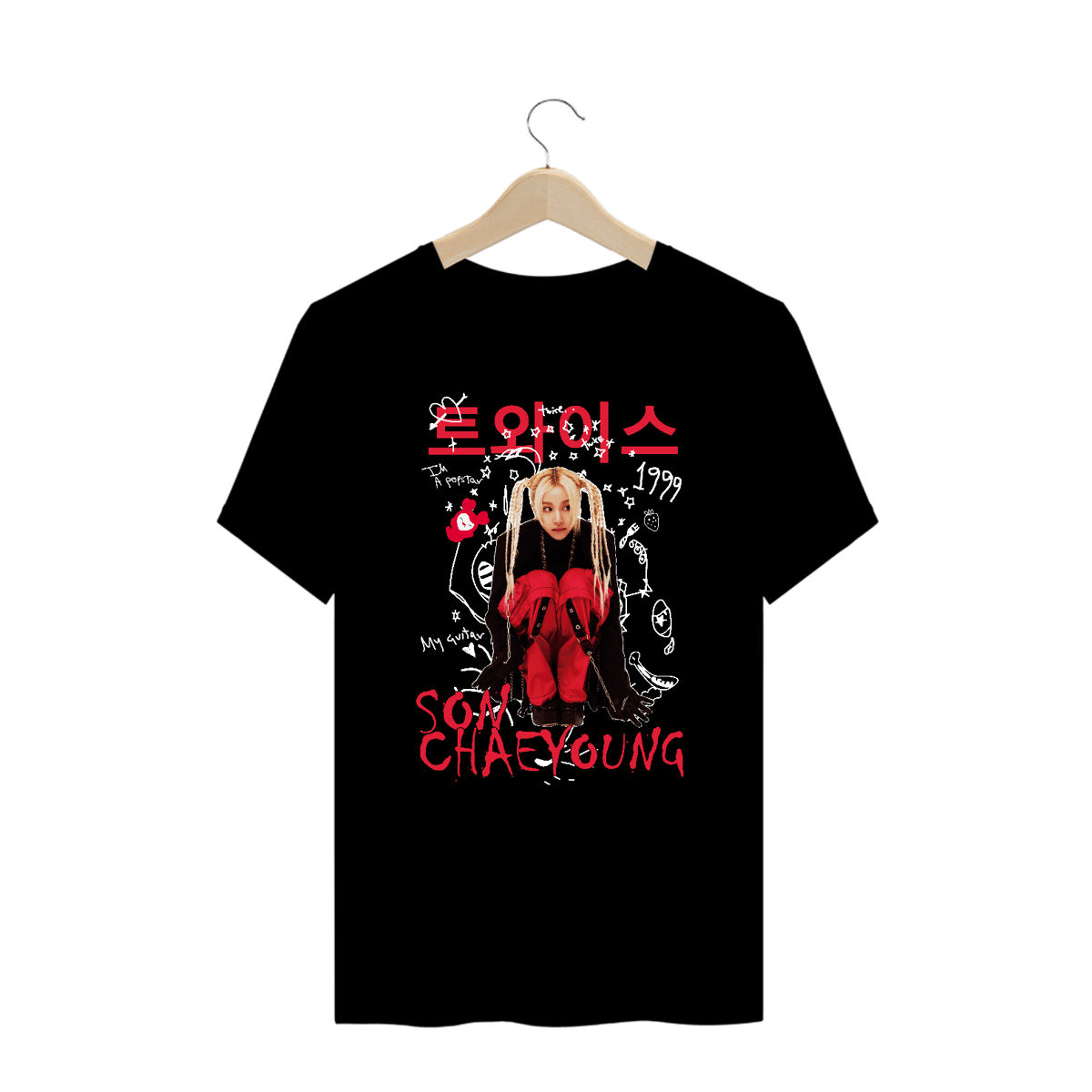 Nome do produto: Camiseta Plus Size preta \'SON CHAEYOUNG (Twice)\'