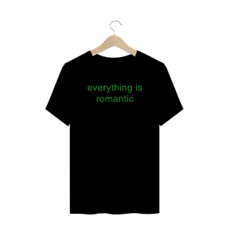 Camiseta Plus Size Preta 'CHARLI XCX - EVERYTHING IS ROMANTIC'