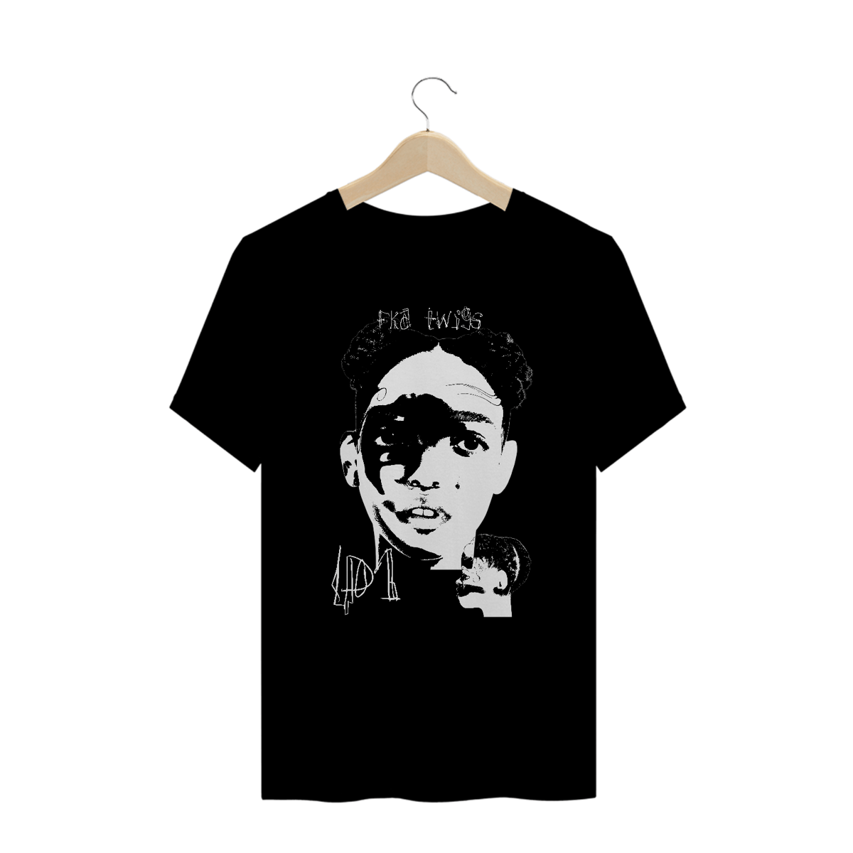 Nome do produto: Camiseta Preta Plus Size \'FKA TWIGS - LP1\'