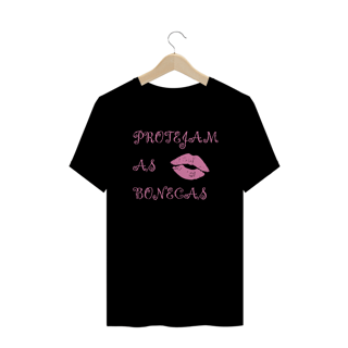 Camiseta Plus Size 'PROTECT THE DOLLS (versão MIGZO)'