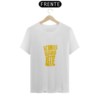 Nome do produto Camiseta 'Nunca Fiz Amigos Bebendo Leite'