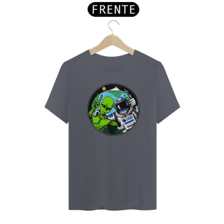 Nome do produto Camiseta Alien e Astronauta Tirando Selfie