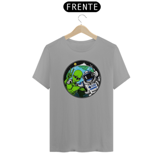 Nome do produto Camiseta Alien e Astronauta Tirando Selfie