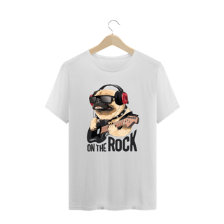 Nome do produto Camiseta Plus Size Pug On The Rock