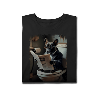 Nome do produto Camiseta Plus Size Bulldog Francês no Trono Lendo Jornal