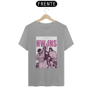 Nome do produto T-SHIRT NEW JEANS SQUAD PINK