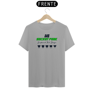 Nome do produto CAMISETA SECRET PEAK SURFBOARD TAIL DESIGN