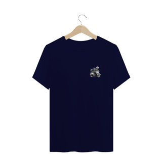 Nome do produto CAMISETA PLUS SIZE - CAVEIRA NA LAMBRETA