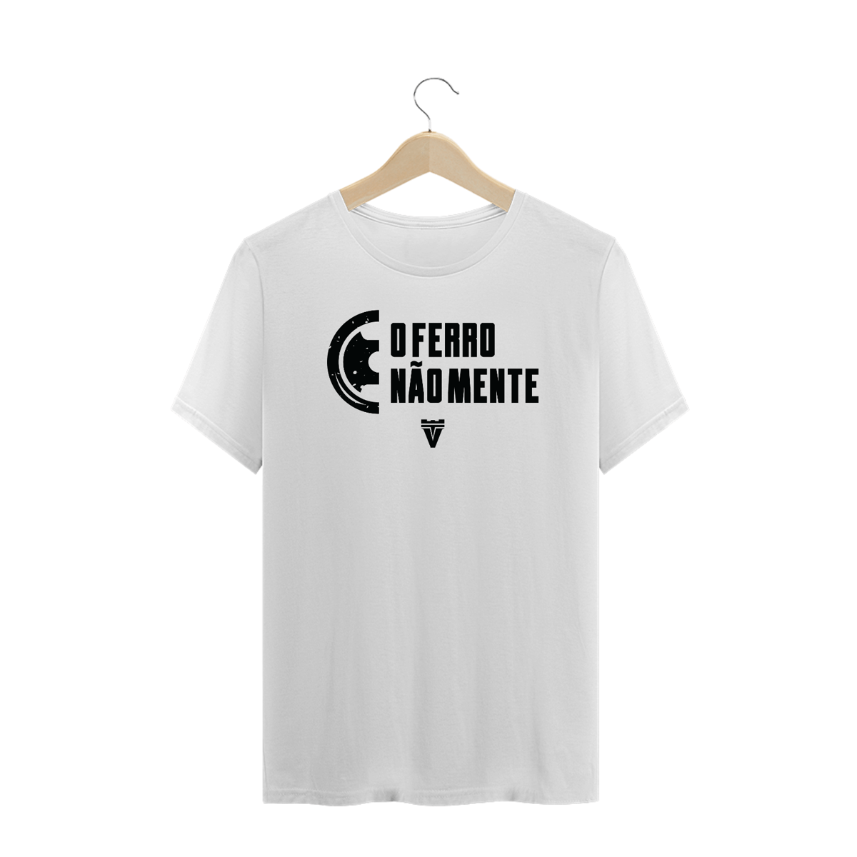 Nome do produto: CAMISETA PLUS SIZE O FERRO NÃO MENTE - BRANCA