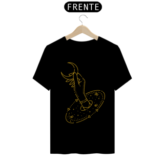 Nome do produto  Camiseta Lua capturada à mão monoline