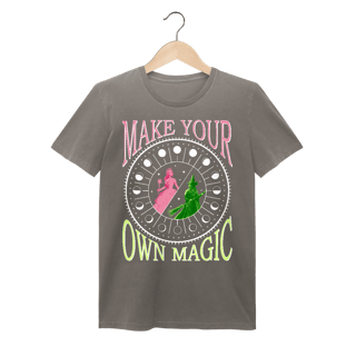 Camiseta Feminina Estonada - Make Your Own Magic