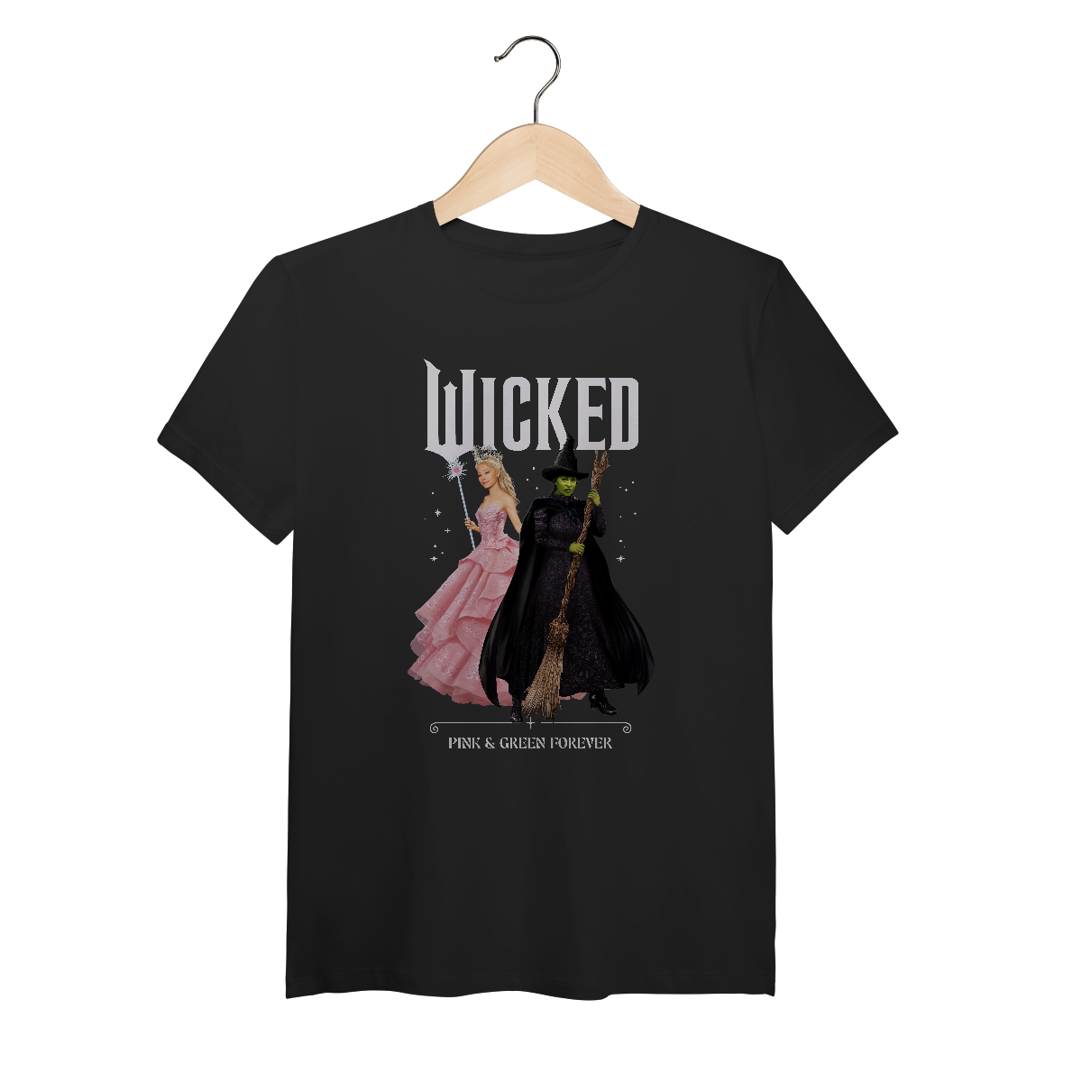 Nome do produto: Camiseta (Algodão Peruano) - Wicked: Pink And Green Forever