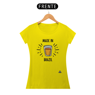 Nome do produto A combinação perfeita: camiseta 'Made in Brazil' com estampa de copo americano, um verdadeiro símbolo da cultura brasileira!