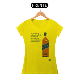 Nome do produto Camiseta com estampa de Garrafa de Whisky e frase melancólica 