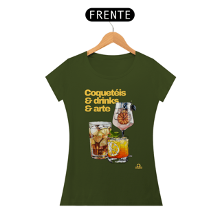 Nome do produto Camiseta feminina de barman com coqueteis, drinks e arte, com estampa de lindos e deliciosos drinks.