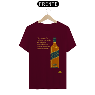 Nome do produto Camiseta  com estampa de Garrafa de Whisky e frase melancólica 