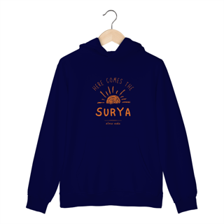 Nome do produto Here Comes the Surya - Moletom Prime de Bolso