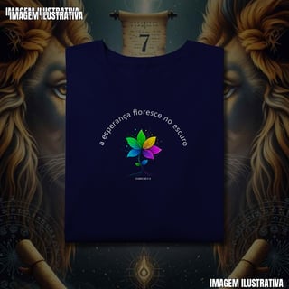 Nome do produtoT-Shirt Plus Size A Esperança Floresce no Escuro (Isaias 35:1,2)