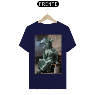 Nome do produto Estátua da Liberdade fazendo uma pausa para fumar um cigarro