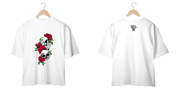 Camiseta Oversized: Caveiras Com Rosas Vermelhas