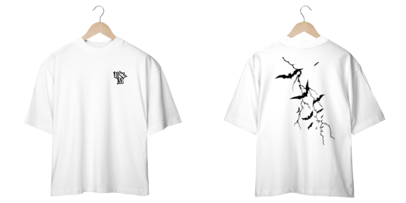 Camiseta Oversized: Morcegos Com Raio