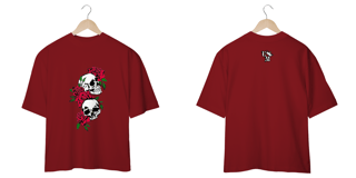 Nome do produto Camiseta Oversized: Caveiras Com Rosas Vermelhas