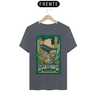Nome do produto Camiseta Scorpions Show de 2016 no Chile- NOSSAS CAMISETAS SÃO MAIS AJUSTADAS AO CORPO - ANTES DE FINALIZAR, VEJA TABELA DE MEDIDAS ABAIXO DO BOTÃO COMPRAR OU COMPRE UM TAMANHO MAIOR.