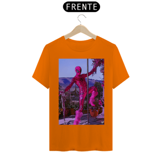 Nome do produto Camiseta Homem Aranha Rosa - Pose