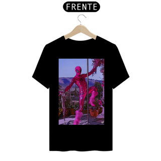 Nome do produto Camiseta Homem Aranha Rosa - Pose