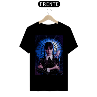 Camiseta Wandinha e Mãozinha